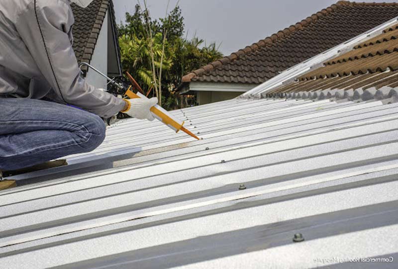 Travaux de toiture - EXPERTOITURE 974 :  Couvreur dans l'île de la réunion : Travaux de toiture : nettoyage, étanchéité, entretien, traitement rouille, resserrage des fixations, réparation, peinture hydrofuge toiture et pose toit couverture en tôle et bac acier.  Pose zinguerie : chenaux, bande rives …  Intervention dans l'île de la réunion 974 - Expertioiture974