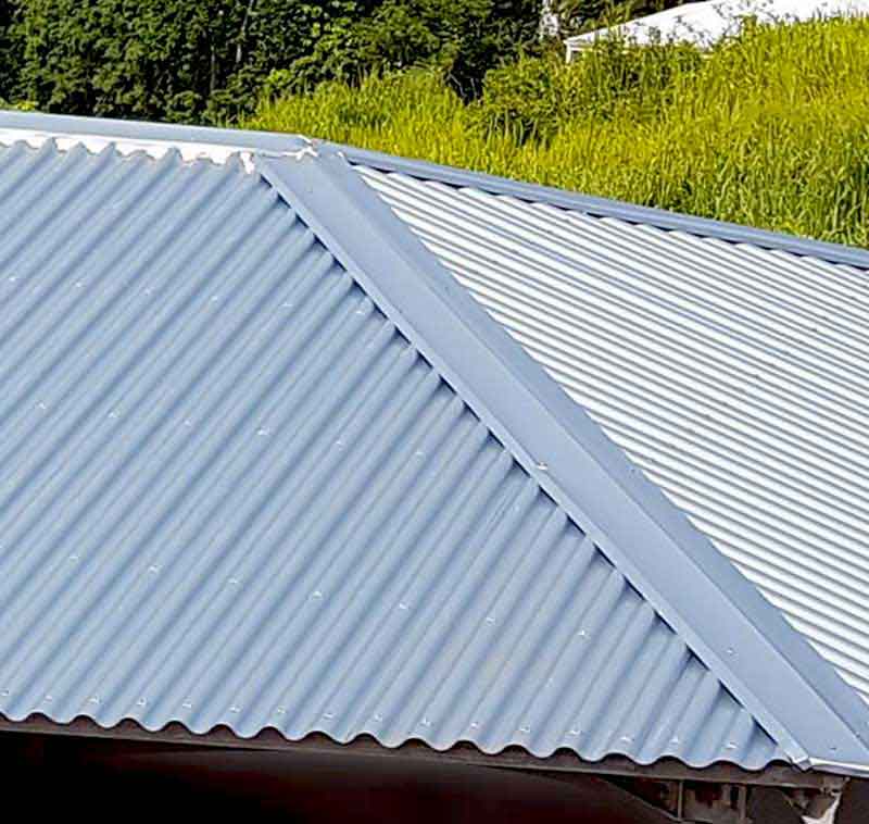 Travaux de toiture - EXPERTOITURE 974 :  Couvreur dans l'île de la réunion : Travaux de toiture : nettoyage, étanchéité, entretien, traitement rouille, resserrage des fixations, réparation, peinture hydrofuge toiture et pose toit couverture en tôle et bac acier.  Pose zinguerie : chenaux, bande rives …  Intervention dans l'île de la réunion 974 - Expertioiture974